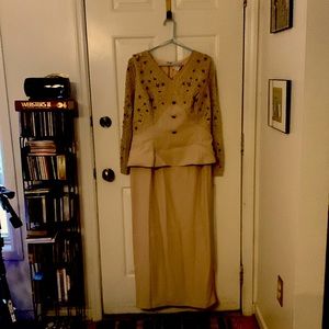 Mother of the bride dress, size 16,Color Cream with white pearl and tan beadwork
